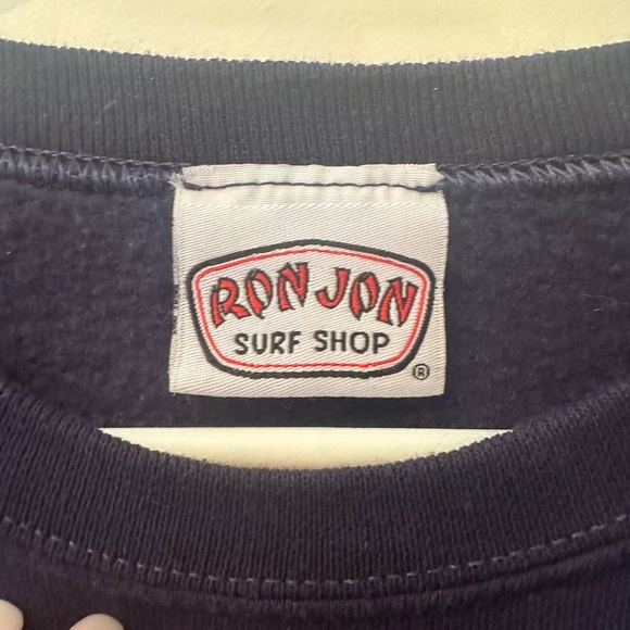 Practically new-Ron Jon crewneck - Picture 4 of 4